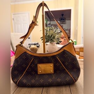 Louis Vuitton Thames PM shoulder bag